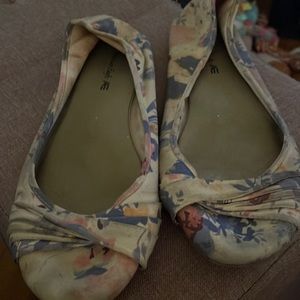 American Eagle Floral Flats size 12